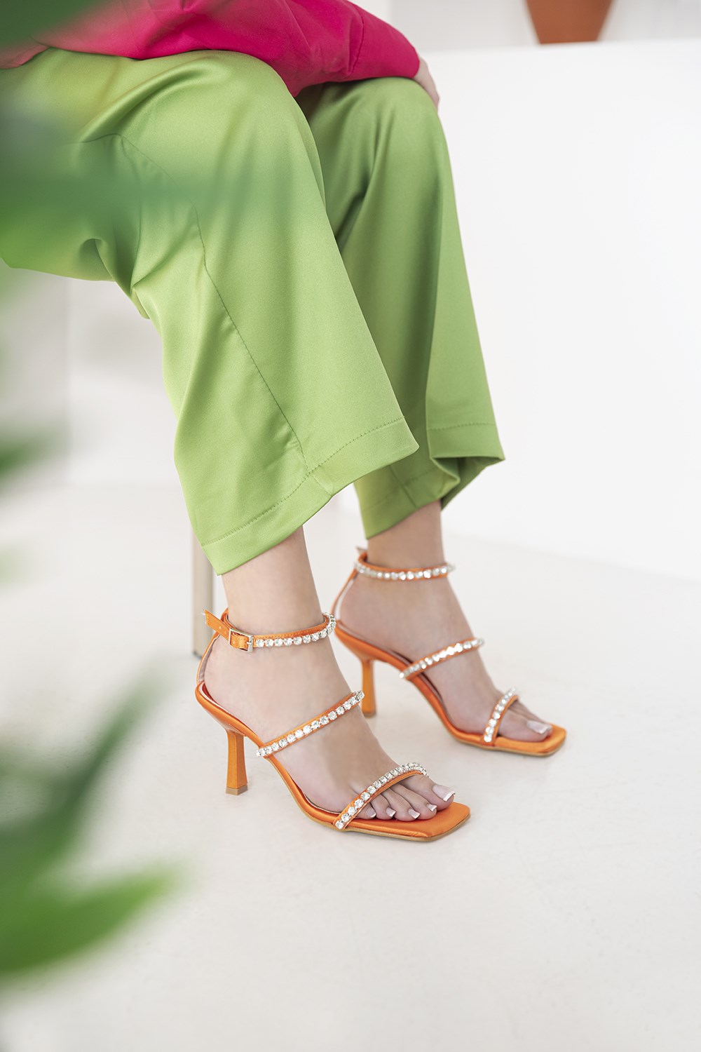 Alvaro  Kadın Taş Detay Topuklu Saten  Sandalet Oranj