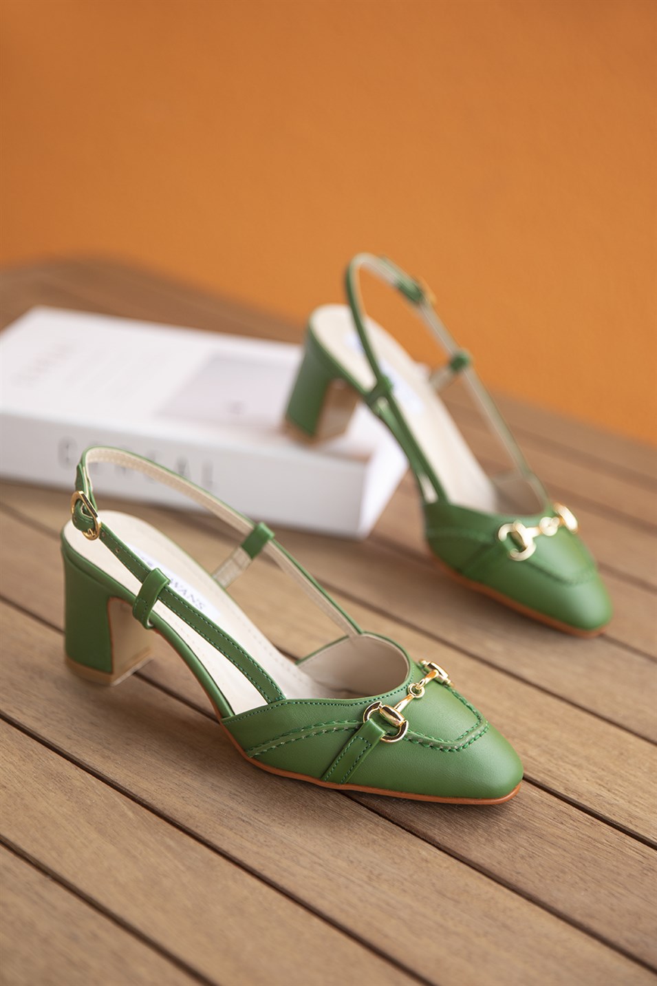 Emma  Kadın Toka Detay  Deri Topuklu Ayakkabı Yeşil