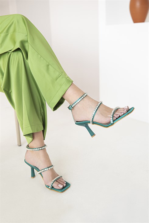 Alvaro  Kadın Taş Detay Topuklu Saten  Sandalet Yeşil