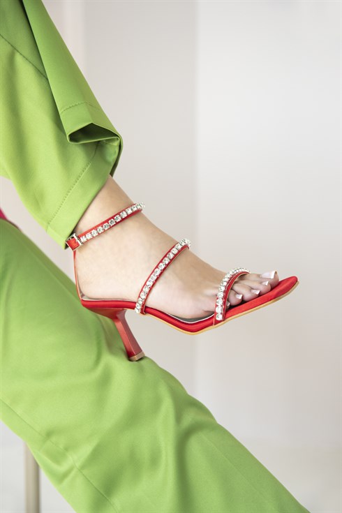 Alvaro  Kadın Taş Detay Topuklu Saten  Sandalet Kırmızı