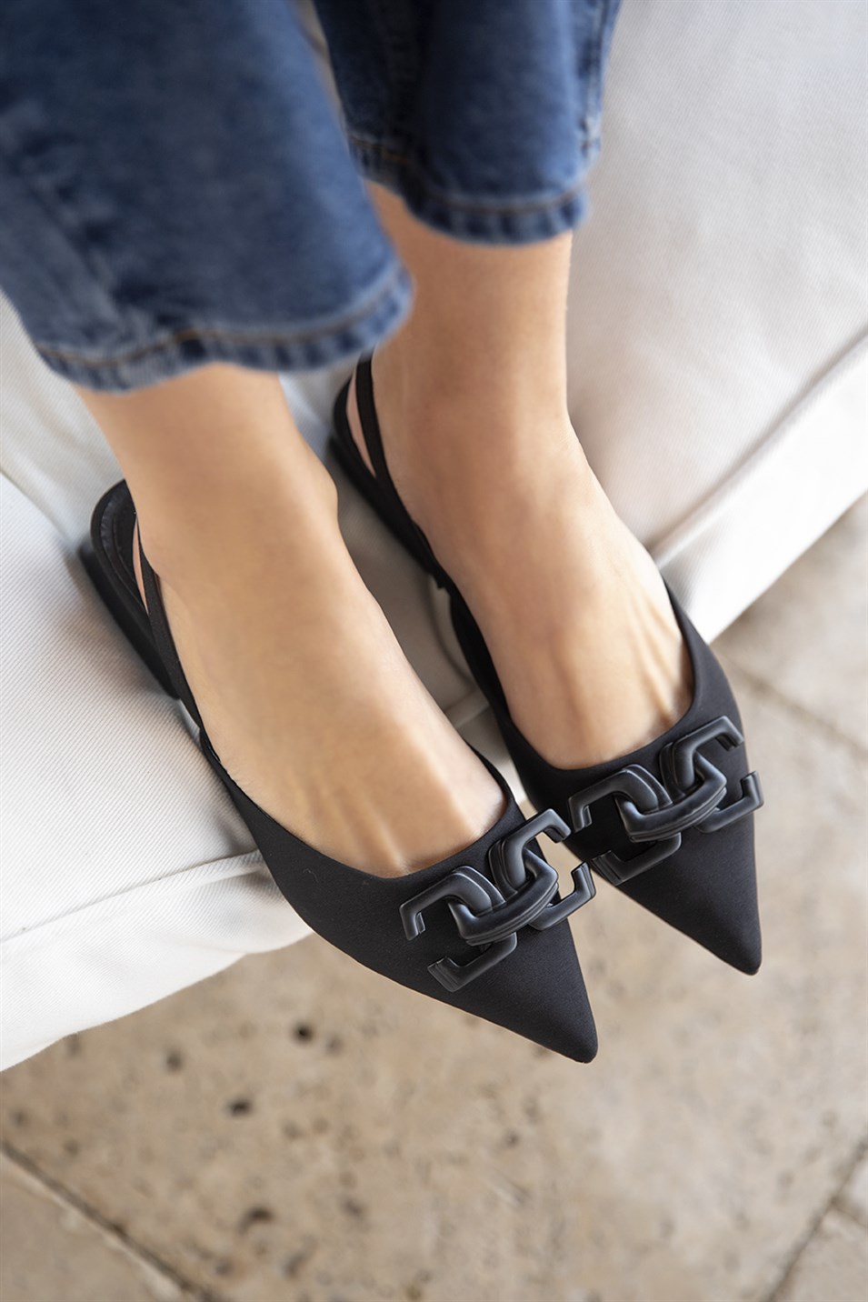 Elora Kadın Topuklu  Toka  Detay Kumaş Sandalet Siyah