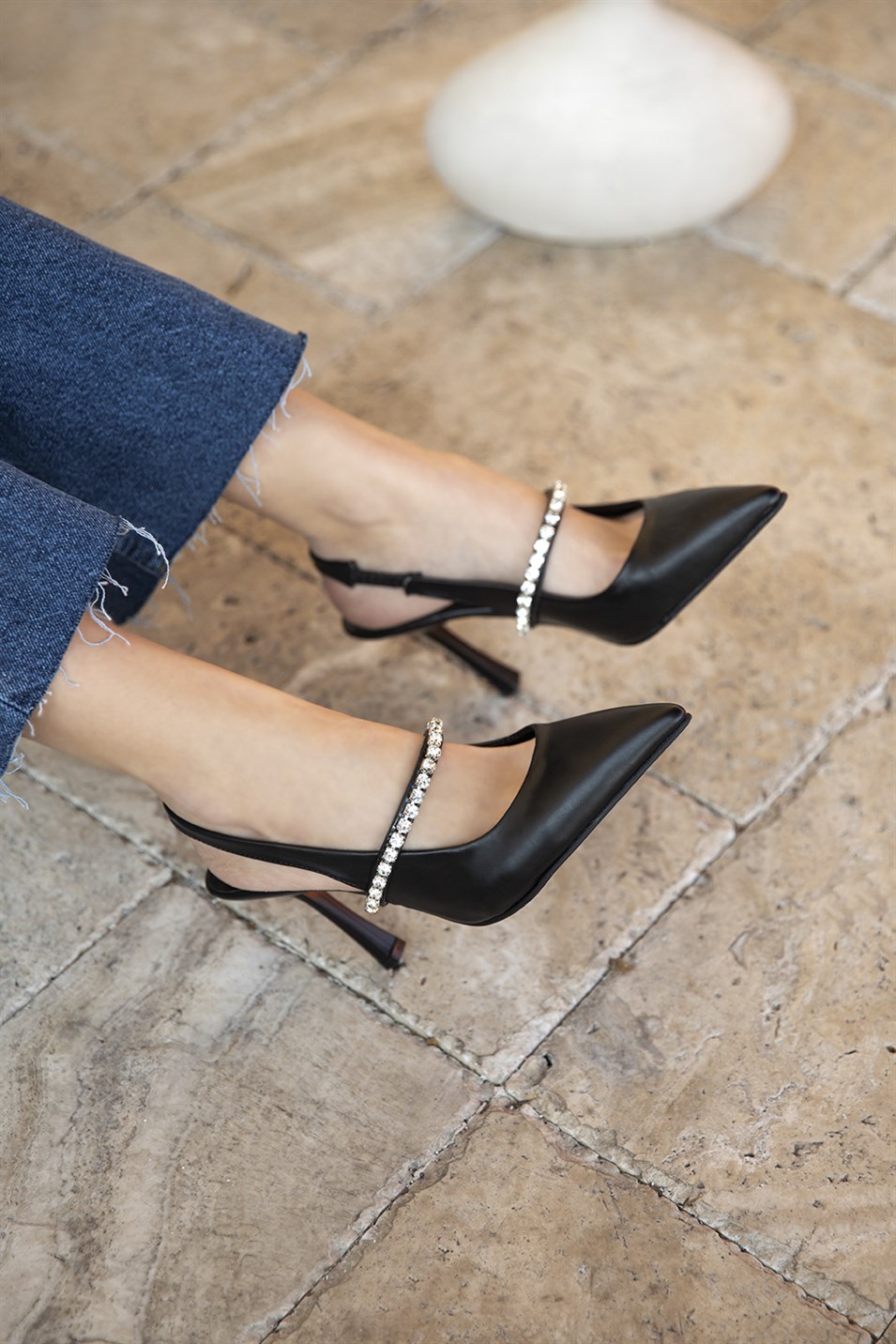 Luv  Kadın Taş Detay Topuklu Deri  Ayakkabı Siyah