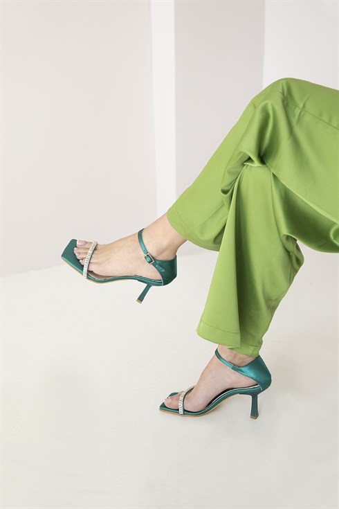 Monaco Kadın  Küt Burun Taş Detay Topuklu Sandalet Yeşil