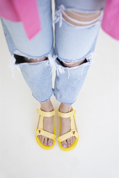 Romeo  Kadın Cırt  Detay  Günlük  Sandalet Sarı